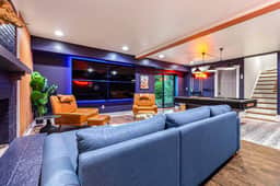 Wooded Oasis, HotTub, Sauna, GameRoom, 15min 2 AVL - Image 2