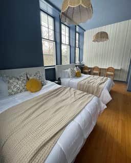 SchoolHouse now Lux BNB! Gym, Sauna, HotTub, GameRoom - Image 3