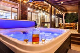 Tee & Tonic•Golf Sim•Hot Tub•Fire Pit - Image 4