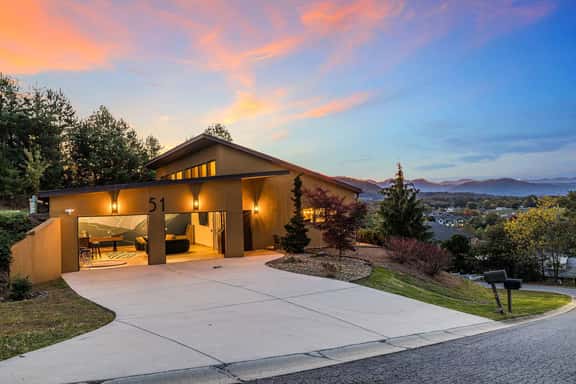 360Mtn Views, OutdoorTheatre, Hottub, Sauna, GmRm - Image 1