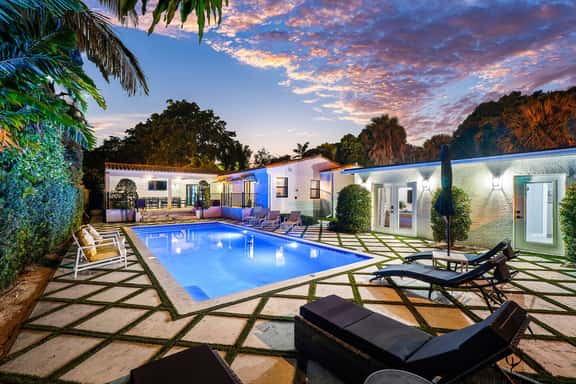 West Palm 4BR+Casita | Heated Pool & Outdoor BBQ - Image 1