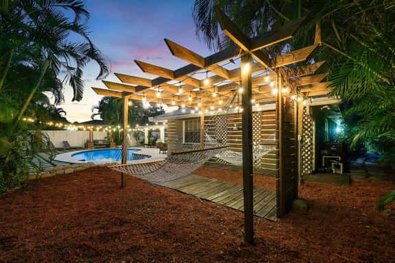 Sleeps 16•HtdPool•Hammocks MiniGolf•Grill - Image 1