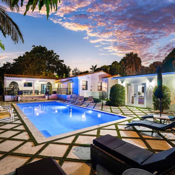 West Palm 4BR+Casita | Heated Pool & Outdoor BBQ - Image 1