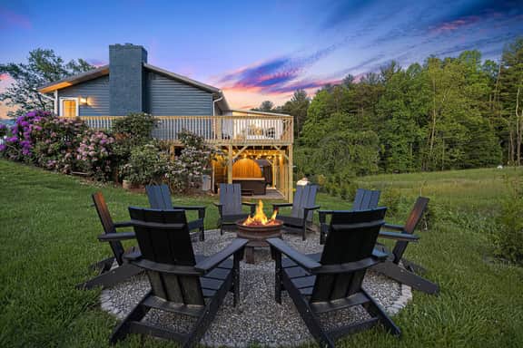 Sauna & Hot Tub Chalet with Game Room, 6BR - Image 5
