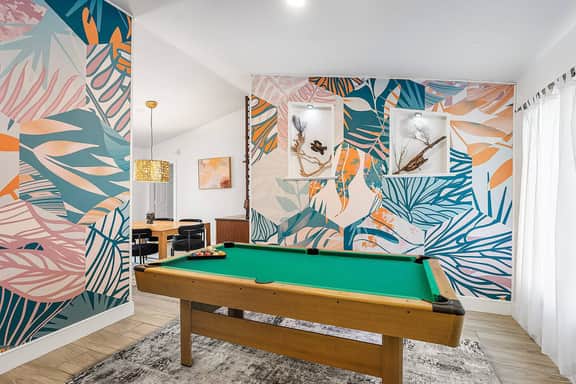6BR West Palm Oasis • Heated Pool & Mini Golf - Image 4