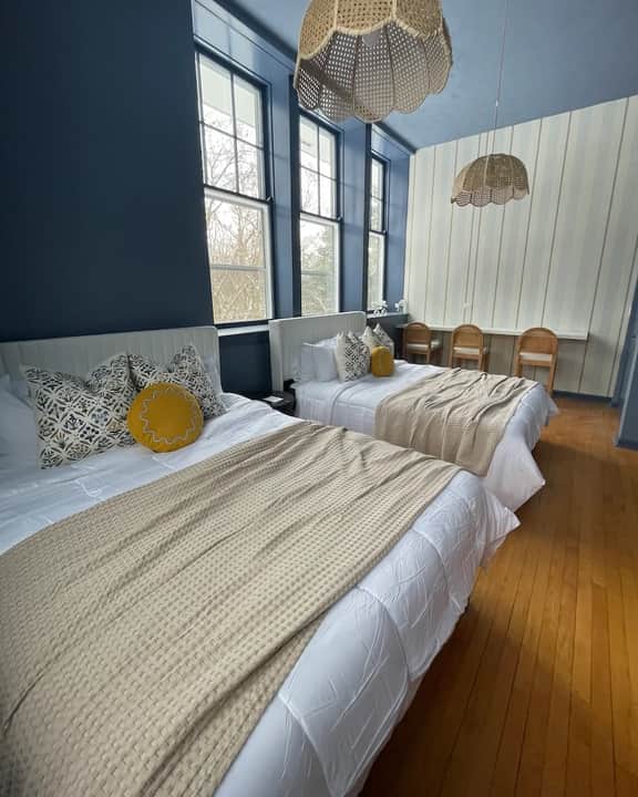 SchoolHouse now Lux BNB! Gym, Sauna, HotTub, GameRoom - Image 3