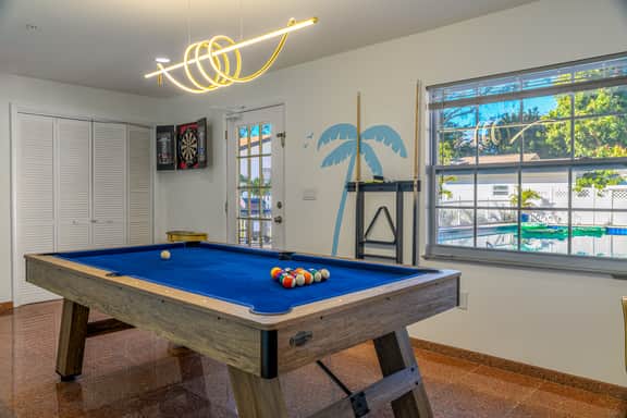 12BR Estate w Pool, Spa, Game Rooms - Image 5