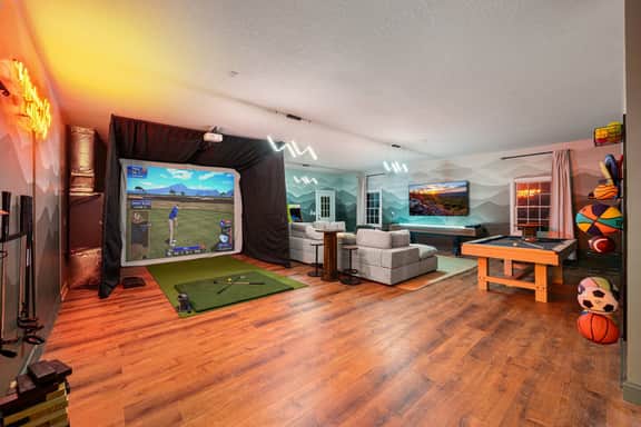 Indoor MiniGolf, GolfSim, Pickle, Theatre, 15mAVL - Image 3